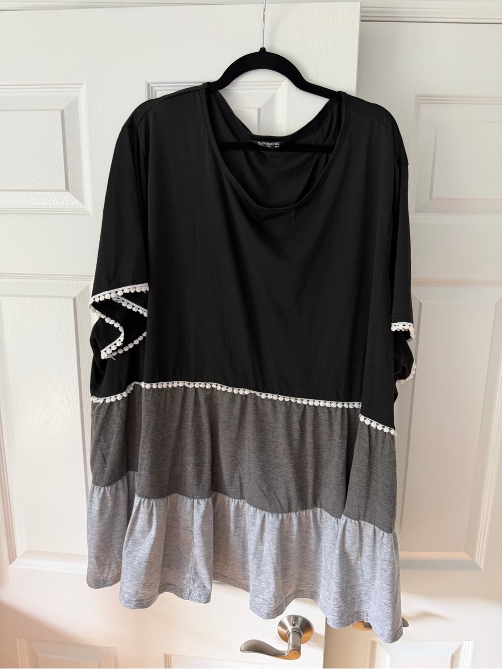 Bloomchic Black & Gray Tiered Women’s Tunic Top